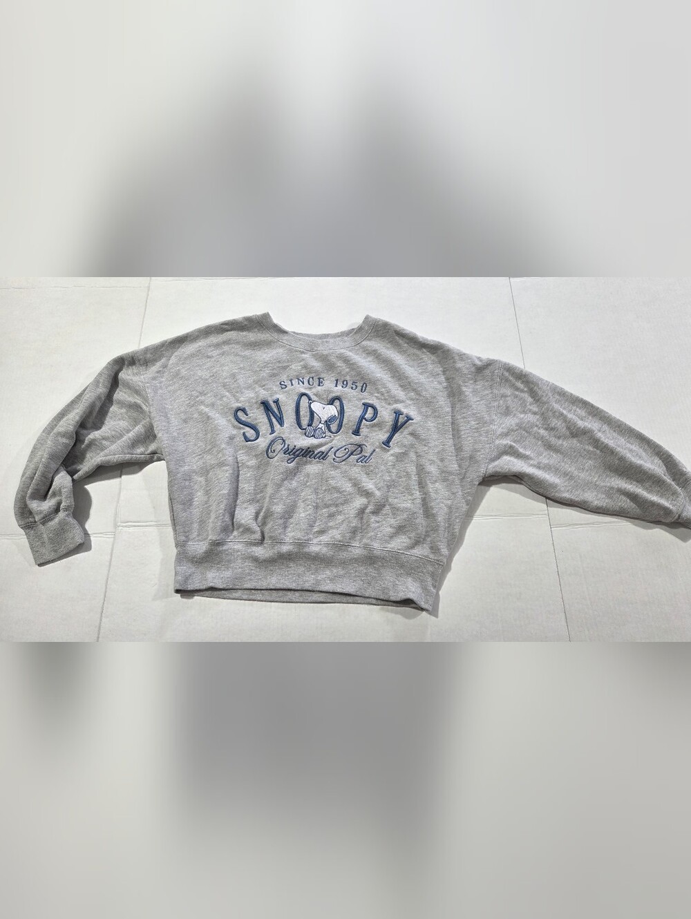 Womens Gray Crewneck Cropped Sweatshirt